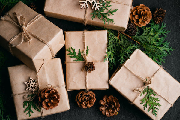 Mindful gift giving, The art of mindful gifting, mindfulness, holiday gift guide, eco-chic gifts